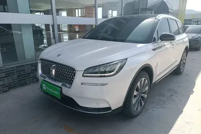 Lincoln Corsair · 2022 год