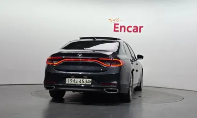 Hyundai Grandeur 2018, 194629 км, за 7344.53 USD