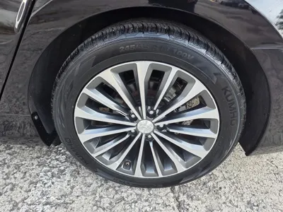 Hyundai Grandeur 2014, 217381 км, за 2930.26 USD