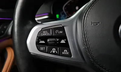 BMW 5-Series 2022, 47825 км, за 23908.81 USD - фото 31