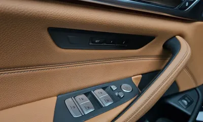 BMW 5-Series 2022, 47825 км, за 23908.81 USD - фото 33