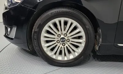 Kia K7 2013, 97306 км, за 5153.62 USD