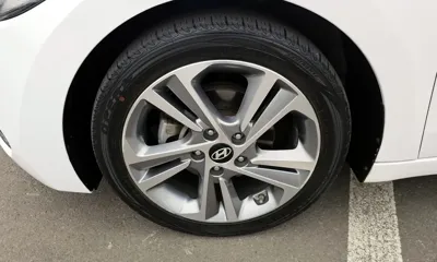 Hyundai Avante 2017, 123673 км, за 6937.56 USD