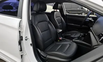 Hyundai Avante 2017, 123673 км, за 6937.56 USD - фото 10