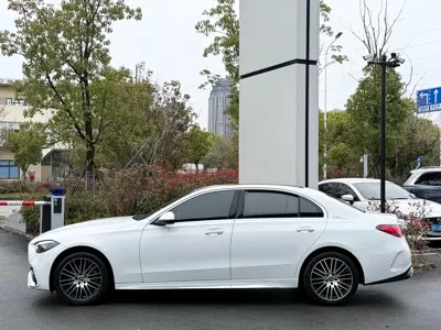 Mercedes-Benz C-Class 2023, 29000 км, за 20894.24 USD