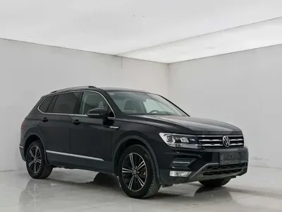 Volkswagen Tiguan L 2021, 54000 км, за 12273.63 USD