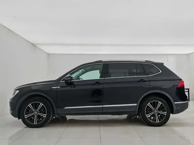 Volkswagen Tiguan L 2021, 54000 км, за 12273.63 USD - фото 7