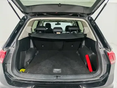 Volkswagen Tiguan L 2021, 54000 км, за 12273.63 USD - фото 18