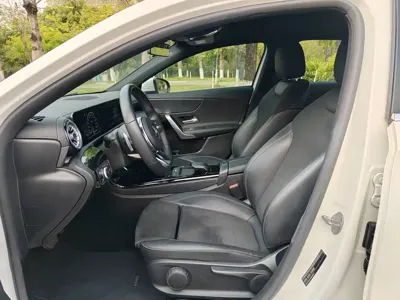 Mercedes-Benz A-Class 2019, 40000 км, за 11741.97 USD