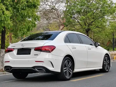 Mercedes-Benz A-Class 2019, 40000 км, за 11741.97 USD - фото 12