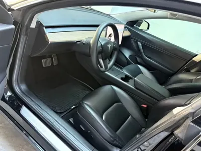 Tesla Model 3 2020, 150000 км, за 14134.51 USD