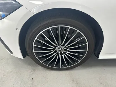 Mercedes-Benz CLE-Class 2024, 55607 км, за 39087.97 USD