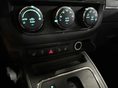 Jeep Compass 2013, 113292 км, за 3900.06 USD - фото 12