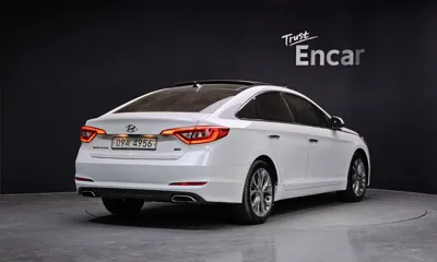 Hyundai Sonata 2015, 127073 км, за 6408.99 USD
