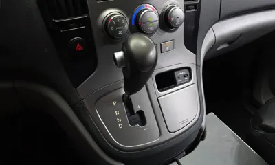 Hyundai Starex 2013, 101038 км, за 6498.62 USD - фото 9