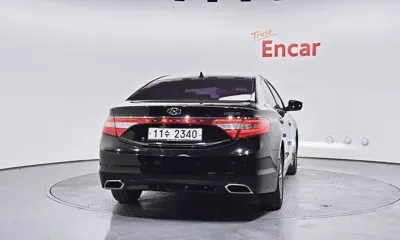 Hyundai Grandeur 2015, 100075 км, за 5185.77 USD