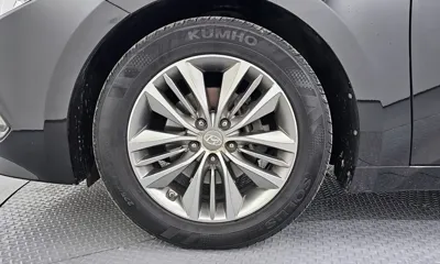 Hyundai Grandeur 2015, 100075 км, за 5185.77 USD