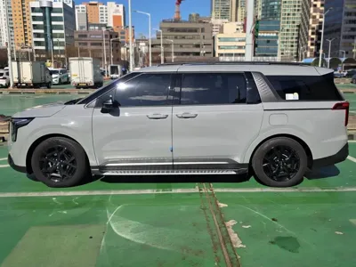Kia Canival 2025, 26500 км, за 30458.19 USD