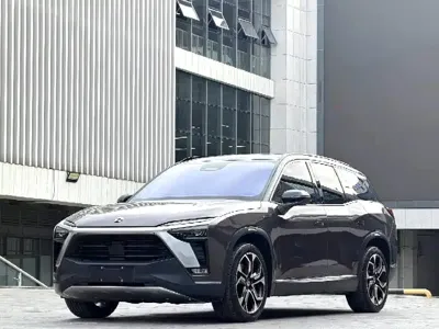 Nio ES8 · 2021 год