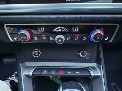 Audi Q3 2022, 23400 км, за 30870.5 USD - фото 16