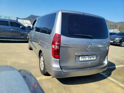 Hyundai Starex 2015, 201764 км, за 8013.03 USD - фото 6