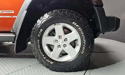 Jeep Wrangler 2014, 51905 км, за 12802.15 USD