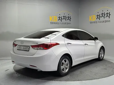 Hyundai Avante 2012, 156610 км, за 1983.08 USD