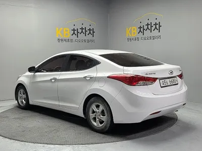Hyundai Avante 2012, 156610 км, за 1983.08 USD - фото 7