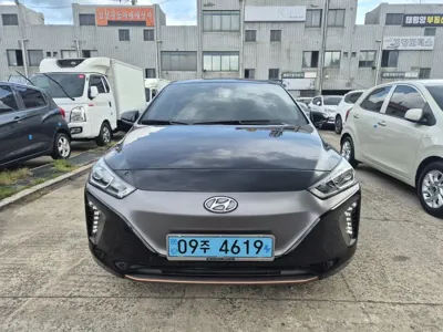 Hyundai Ioniq 2017, 60110 км, за 8790.78 USD