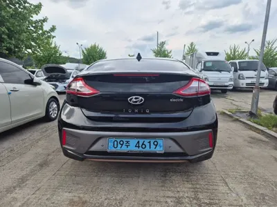 Hyundai Ioniq 2017, 60110 км, за 8790.78 USD