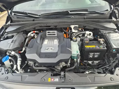 Hyundai Ioniq 2017, 60110 км, за 8790.78 USD - фото 6