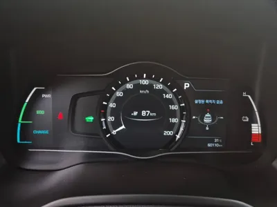 Hyundai Ioniq 2017, 60110 км, за 8790.78 USD - фото 8