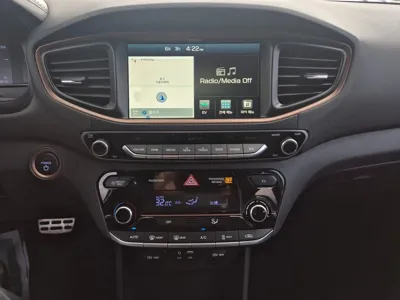 Hyundai Ioniq 2017, 60110 км, за 8790.78 USD - фото 16