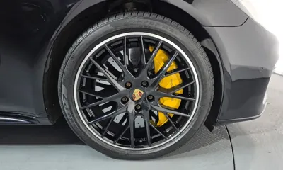 Porsche Panamera 2019, 148121 км, за 51589.36 USD
