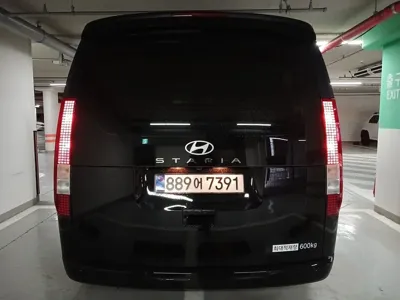 Hyundai Staria 2026, 724 км, за 16384.4 USD