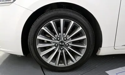 Kia K7 2016, 82829 км, за 8007.09 USD