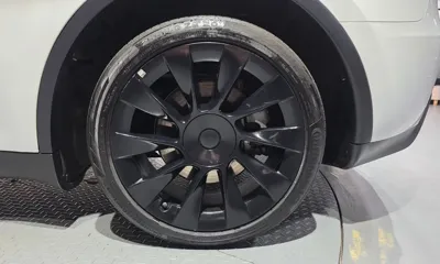 Tesla Model Y 2023, 55357 км, за 24737.89 USD - фото 21