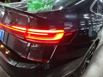 Volkswagen Passat 2025, 21700 км, за 18451.53 USD - фото 8