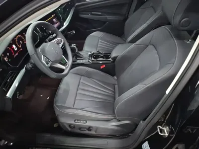 Volkswagen Passat 2025, 21700 км, за 18451.53 USD - фото 15