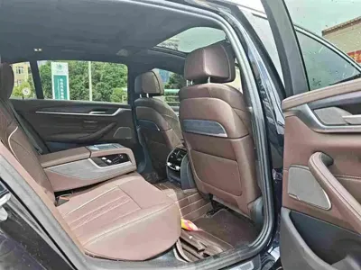 BMW 5 Series 2024, 36500 км, за 40224.51 USD - фото 6
