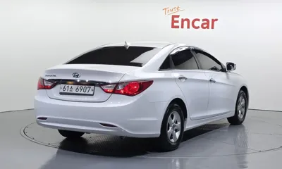 Hyundai Sonata 2014, 115391 км, за 3048.82 USD
