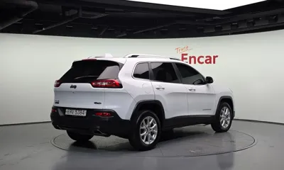 Jeep Cherokee 2016, 115838 км, за 4795.06 USD