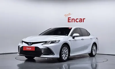 Toyota Camry · 2023 год