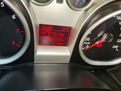 Ford Focus 2016, 79600 км, за 2799.51 USD