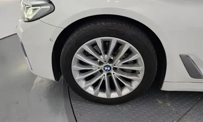 BMW 5-Series 2021, 43357 км, за 23843.92 USD