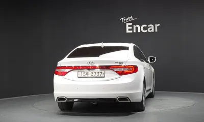 Hyundai Grandeur 2015, 153267 км, за 3640.38 USD