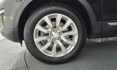 Land Rover Range Rover Evoque 2017, 93107 км, за 8664.83 USD