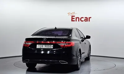 Hyundai Grandeur 2014, 150125 км, за 4228.61 USD