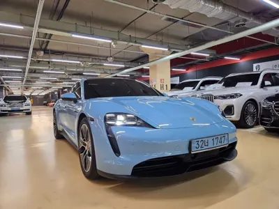 Porsche Taycan 2021, 49500 км, за 59849.13 USD