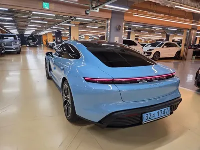 Porsche Taycan 2021, 49500 км, за 59849.13 USD